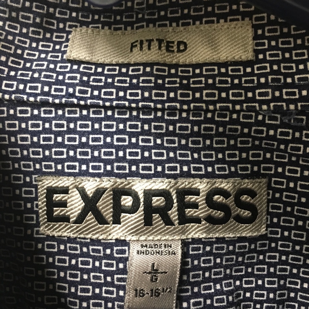 Express button down - Picture 2 of 3